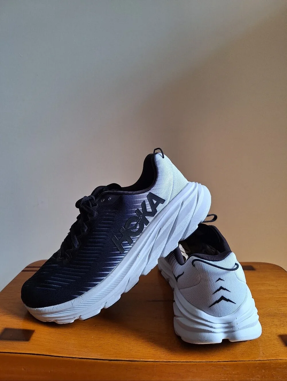 Hoka Rincon 3 Women's Black And White Size 7.5D
